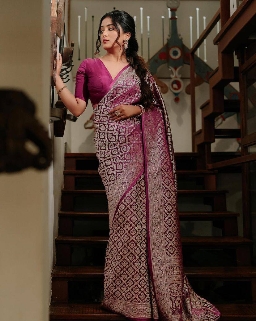 Smart Wine Soft Silk Saree With Flameboyant Blouse Piece