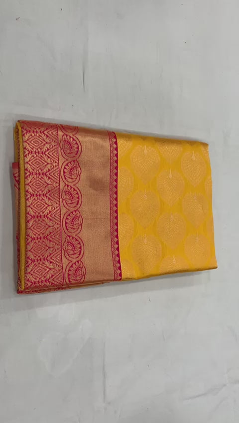 Latest Trending Lichi Silk Saree with Zari Weaving