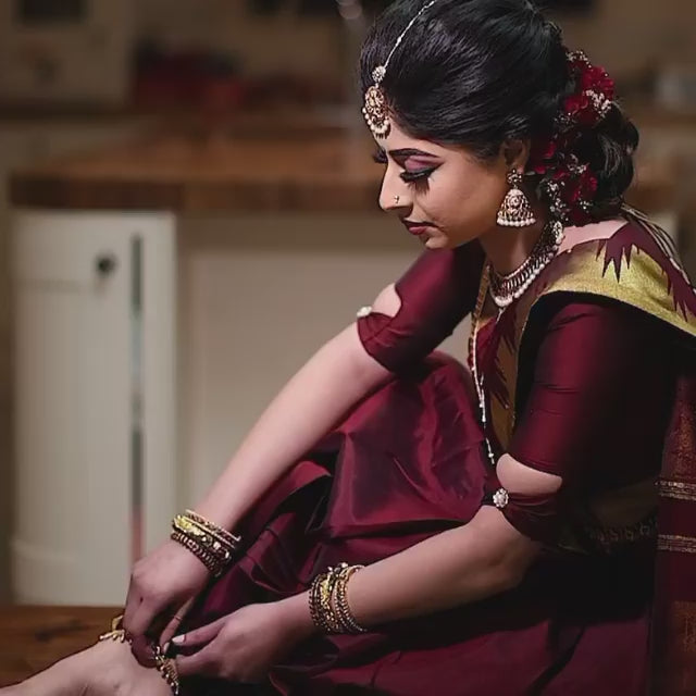 Latest Trend Lichi Silk Saree with Classy Zari Borders