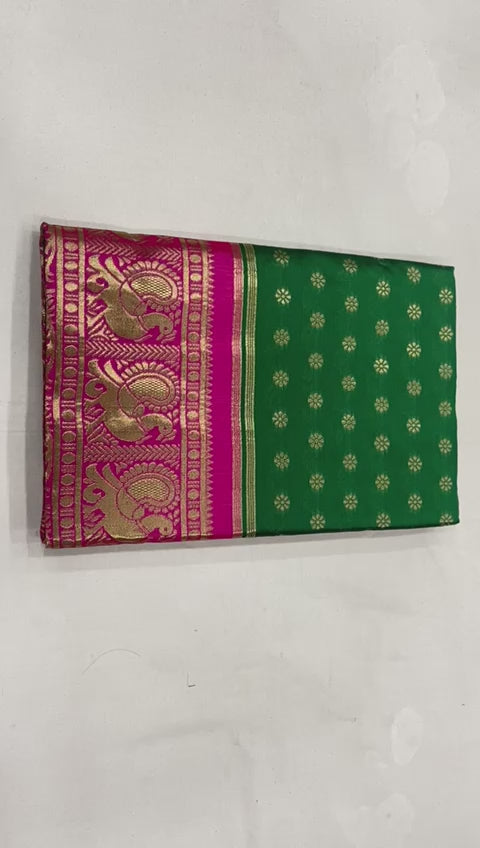 Fashionable Lichi Silk Saree with Gorgeous Zari Work