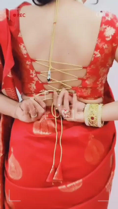 Graceful Lichi Silk Saree with Fine Zari Craftsmanship